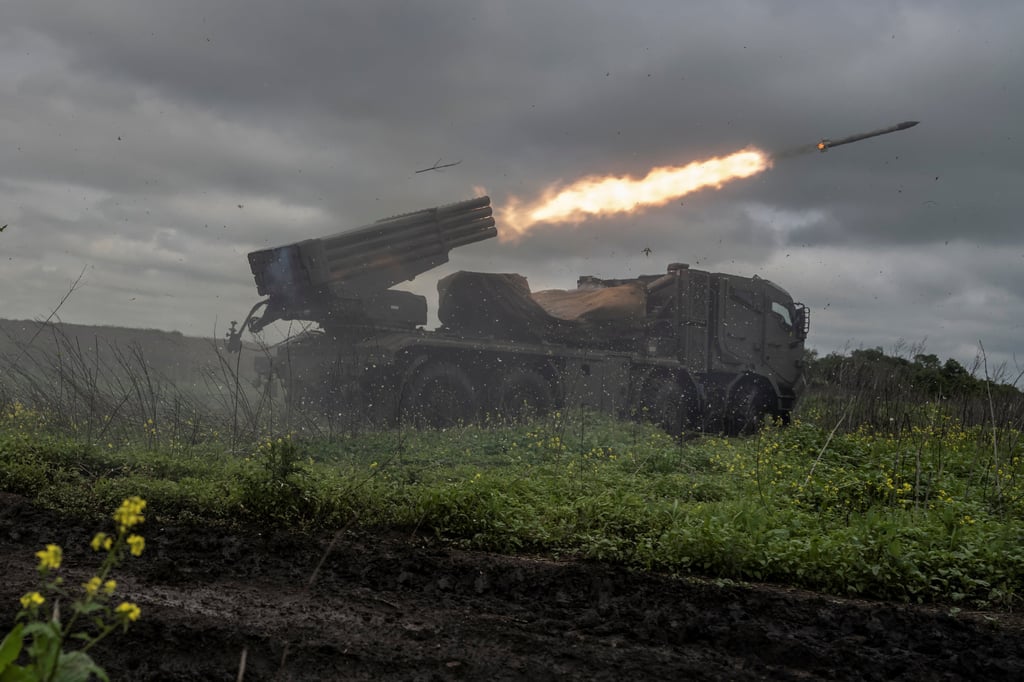 A Ukrainian artillery brigade fires rockets towards Russian troops near the town of Avdiivka in Donetsk region last month. Lu’s remarks appeared to refer not just to Ukraine but to all former Soviet republics. Photo: Reuters