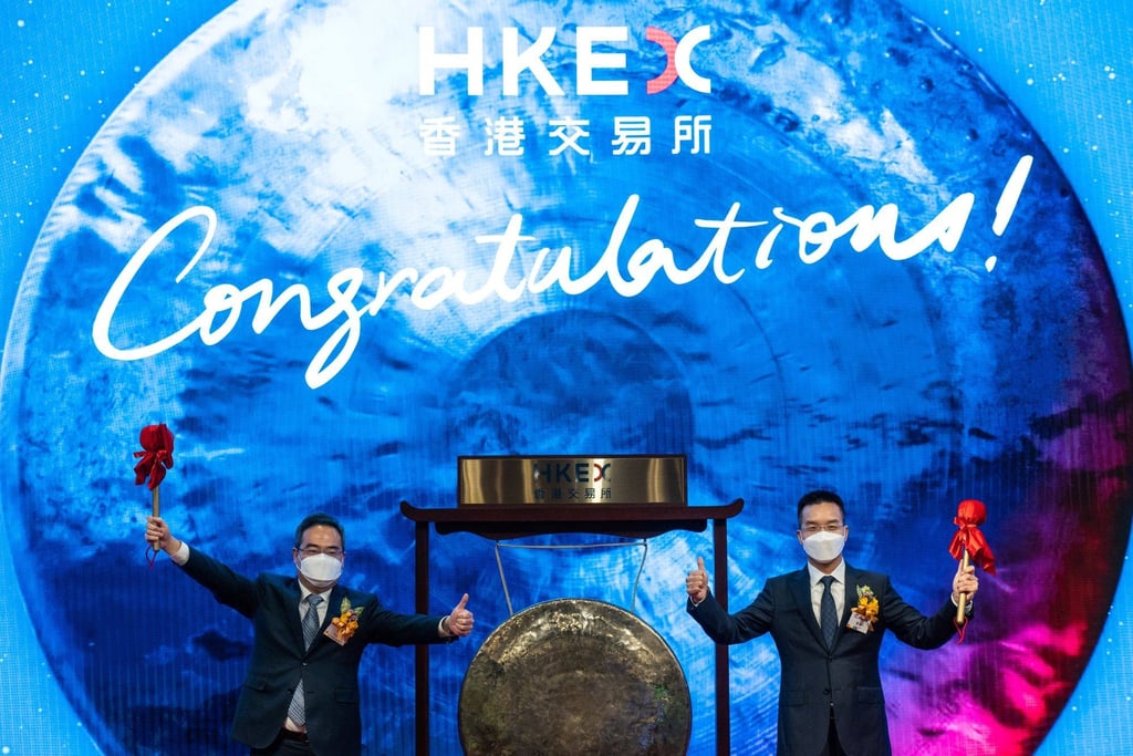 Executives pose at the listing ceremony for CALB, a Chinese battery supplier for electric cars, at the Hong Kong stock exchange in Hong Kong on October 6, 2022. Photo: Bloomberg Executives pose at the listing ceremony for CALB, a Chinese battery supplier for electric cars, at the Hong Kong stock exchange in Hong Kong on October 6, 2022. Photo: Bloomberg