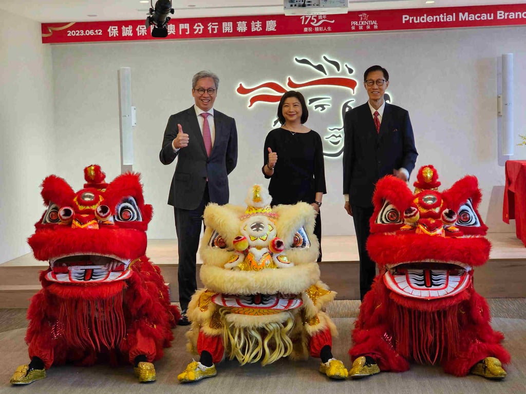 Lawrence Lam (left), CEO of Prudential Hong Kong, Lillian Ng, (centre) managing director of strategic business group at Prudential, and Chris Ma, general manager of Prudential Hong Kong (Macau) branch, hosted the opening ceremony of the insurer’s Macau branch on Monday. Photo: Enoch Yiu Lawrence Lam (left), CEO of Prudential Hong Kong, Lillian Ng, (centre) managing director of strategic business group at Prudential, and Chris Ma, general manager of Prudential Hong Kong (Macau) branch, hosted the opening ceremony of the insurer’s Macau branch on Monday. Photo: Enoch Yiu