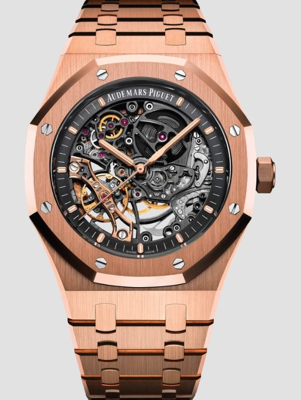 Audemars Piguet’s Royal Oak watch in 18-carat rose gold is a striking addition to Chris Hemsworth’s collection. Photo: Handout Audemars Piguet’s Royal Oak watch in 18-carat rose gold is a striking addition to Chris Hemsworth’s collection. Photo: Handout