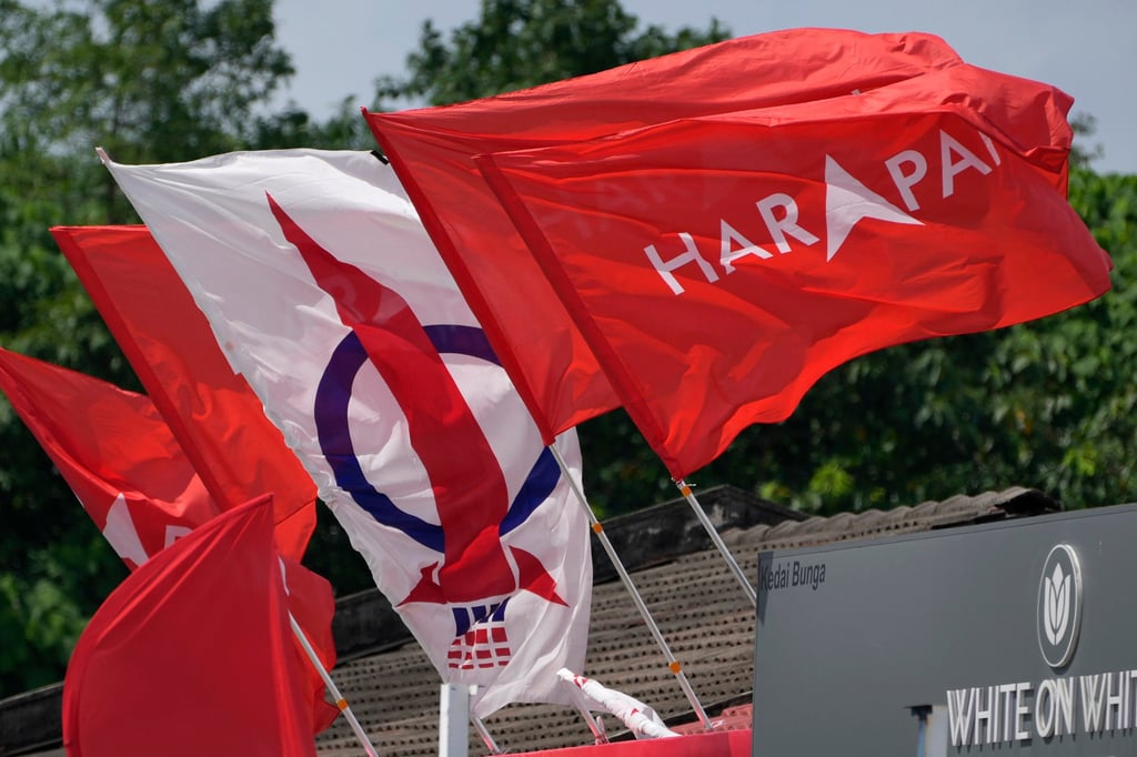 Pakatan Harapan (Alliance of Hope) coalition flags in Petaling Jaya in Selangor, which dissolved its state assembly on Friday. Photo: AP Pakatan Harapan (Alliance of Hope) coalition flags in Petaling Jaya in Selangor, which dissolved its state assembly on Friday. Photo: AP
