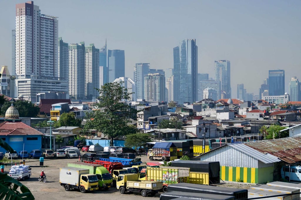 Trucks at a textile sales hub in Jakarta. Indonesia did not attract any direct investments from Australia between 2018 and 2022, according to a recent report by the Australian Bureau of Statistics. Photo: AFP Trucks at a textile sales hub in Jakarta. Indonesia did not attract any direct investments from Australia between 2018 and 2022, according to a recent report by the Australian Bureau of Statistics. Photo: AFP