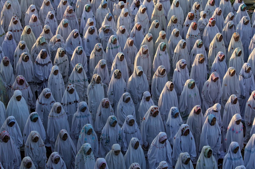 Congregational prayers in Islam generally take place with separate sections for men and women. Photo: Reuters