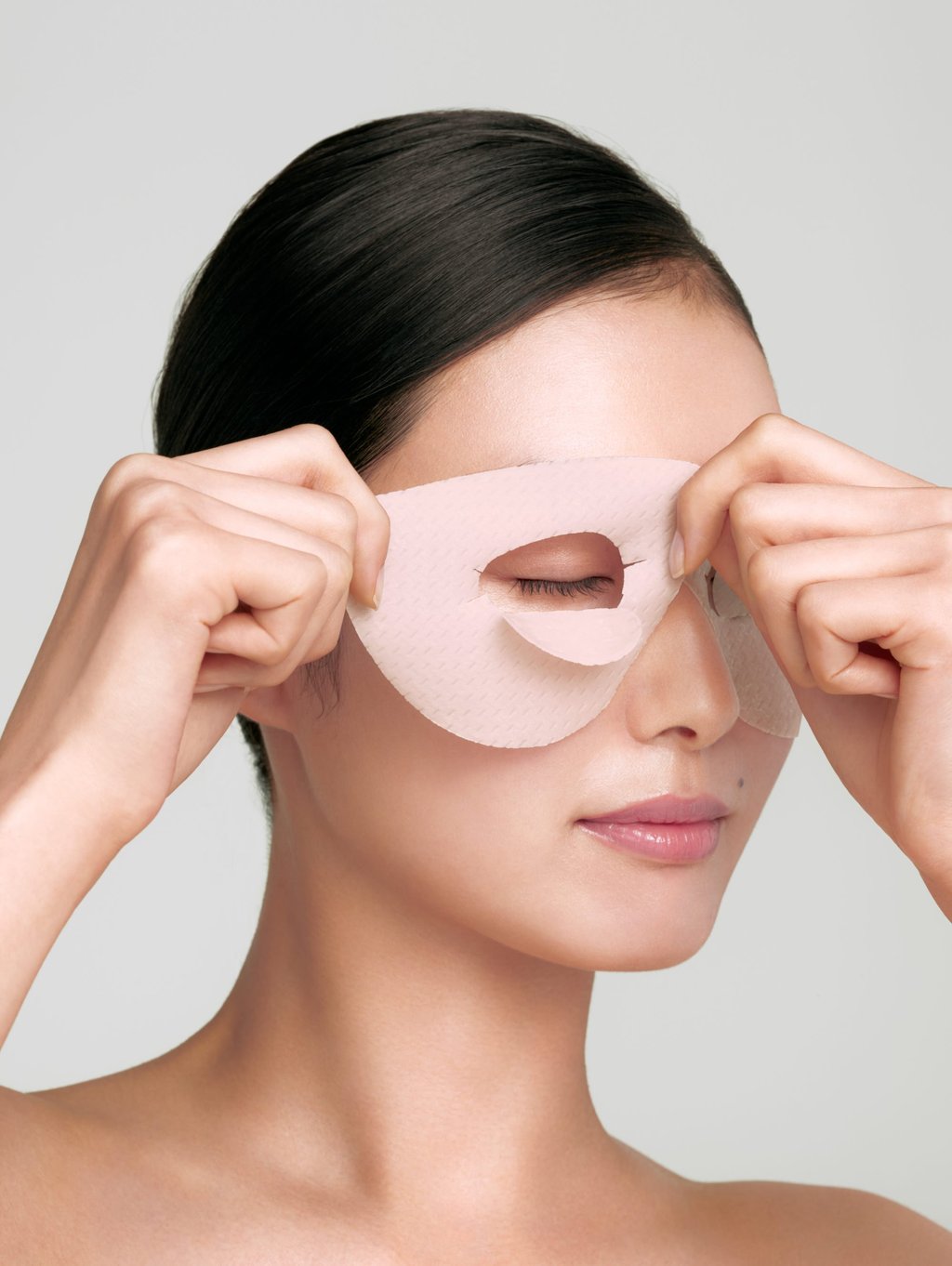 Clé de Peau Beauté’s Synactif eye mask. Photo: Clé de Peau Beauté