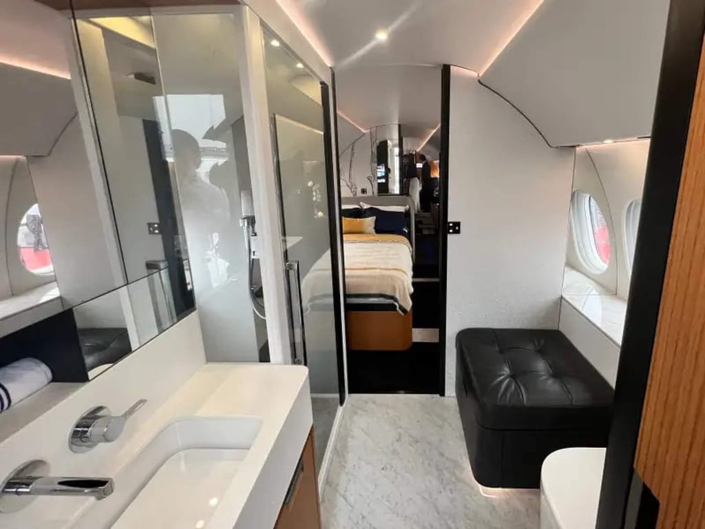 The bathroom on the Falcon 10X offers more space than some flats. The bathroom on the Falcon 10X offers more space than some flats.