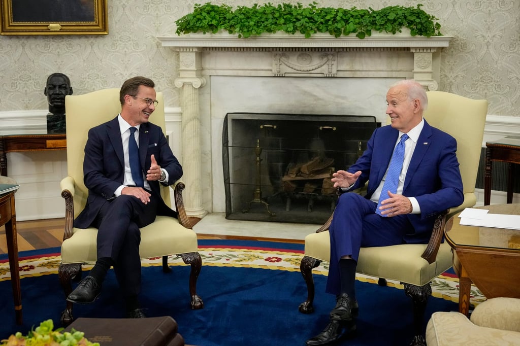 President Joe Biden, right, meets with Swedish Prime Minister Ulf Kristersson in the Oval Office. Photo: TNS