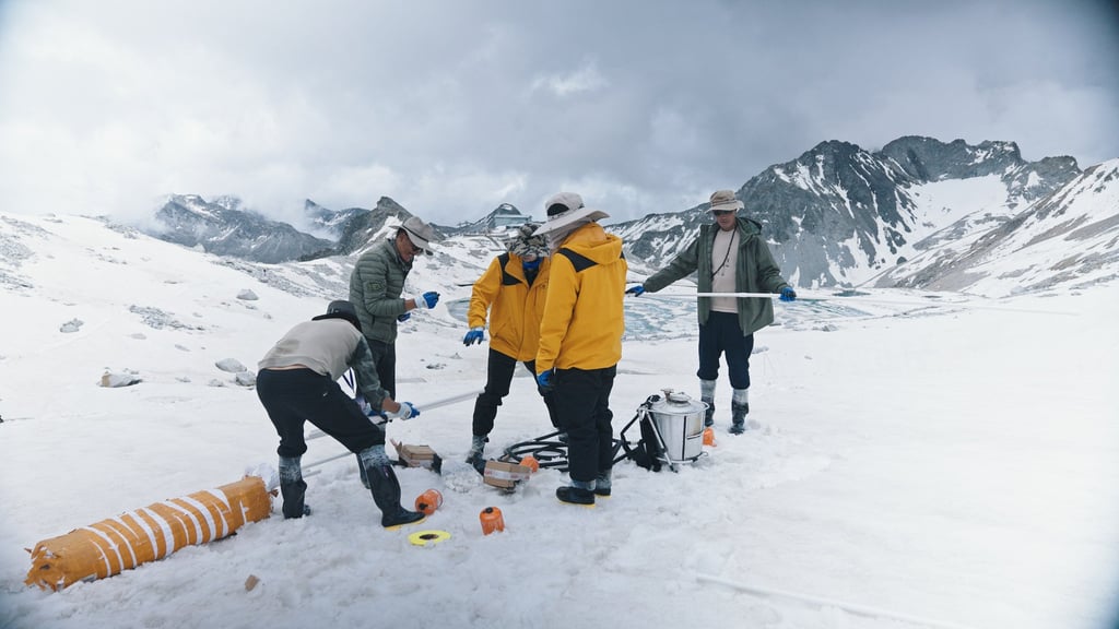 Researchers at Nanjing University cover the glacier with self-developed radiative cooling film to preserve the snow at Dagu Glacier on June 30, 2023. Photo: Handout Researchers at Nanjing University cover the glacier with self-developed radiative cooling film to preserve the snow at Dagu Glacier on June 30, 2023. Photo: Handout