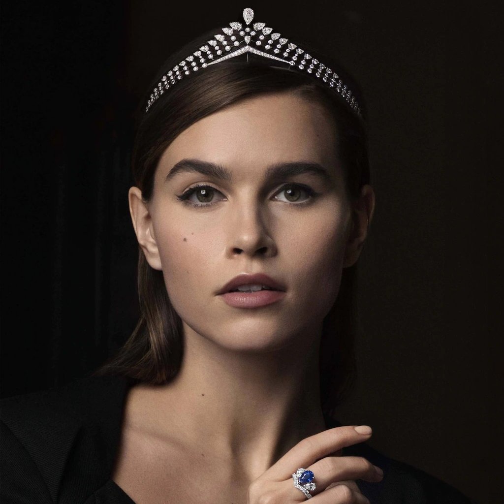 Chaumet Joséphine Valse Impériale tiara, in white gold and a pear-shaped 2.5 -carat diamond. Photo: Chaumet Chaumet Joséphine Valse Impériale tiara, in white gold and a pear-shaped 2.5 -carat diamond. Photo: Chaumet