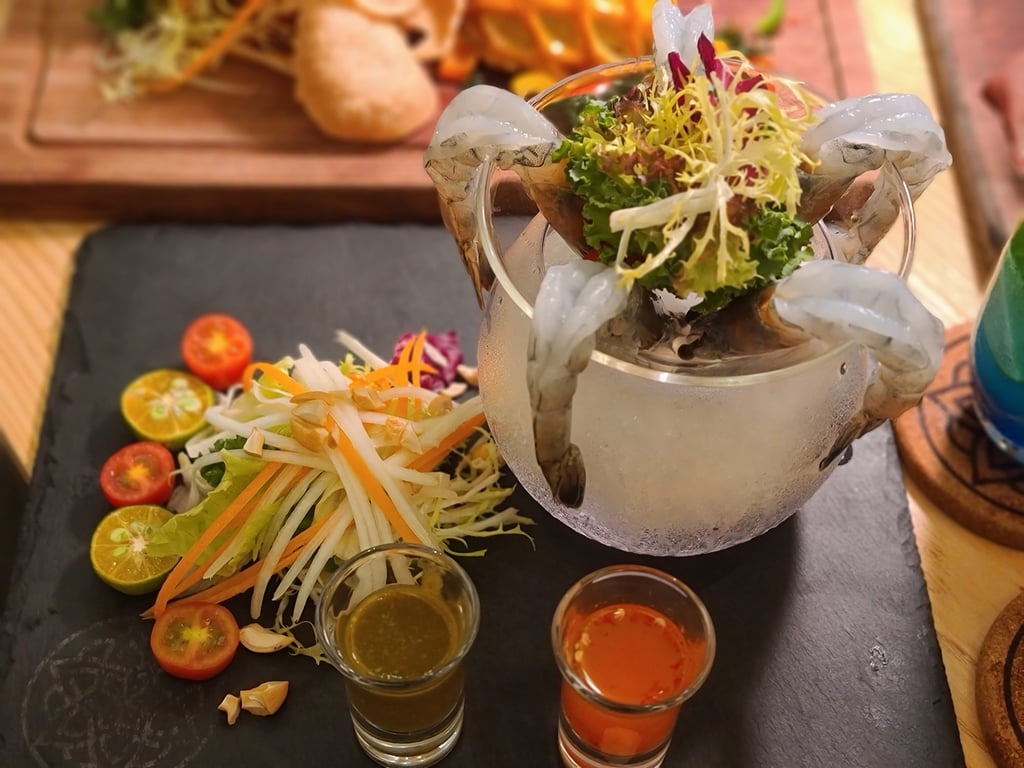 Thai salad with angel shrimp. Photo: HardChill Thai Fusion