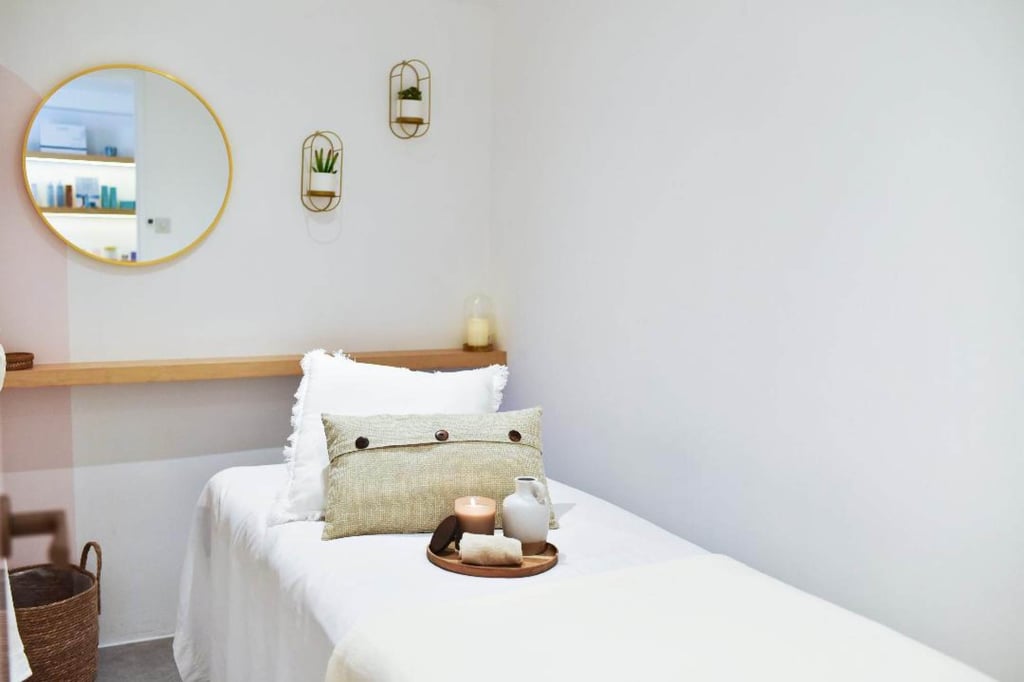 Nestled amid the bustling streets of Central, Hong Kong, The Chaless Wellness and Beauty is an oasis of calm with its cosy treatment rooms. Nestled amid the bustling streets of Central, Hong Kong, The Chaless Wellness and Beauty is an oasis of calm with its cosy treatment rooms.