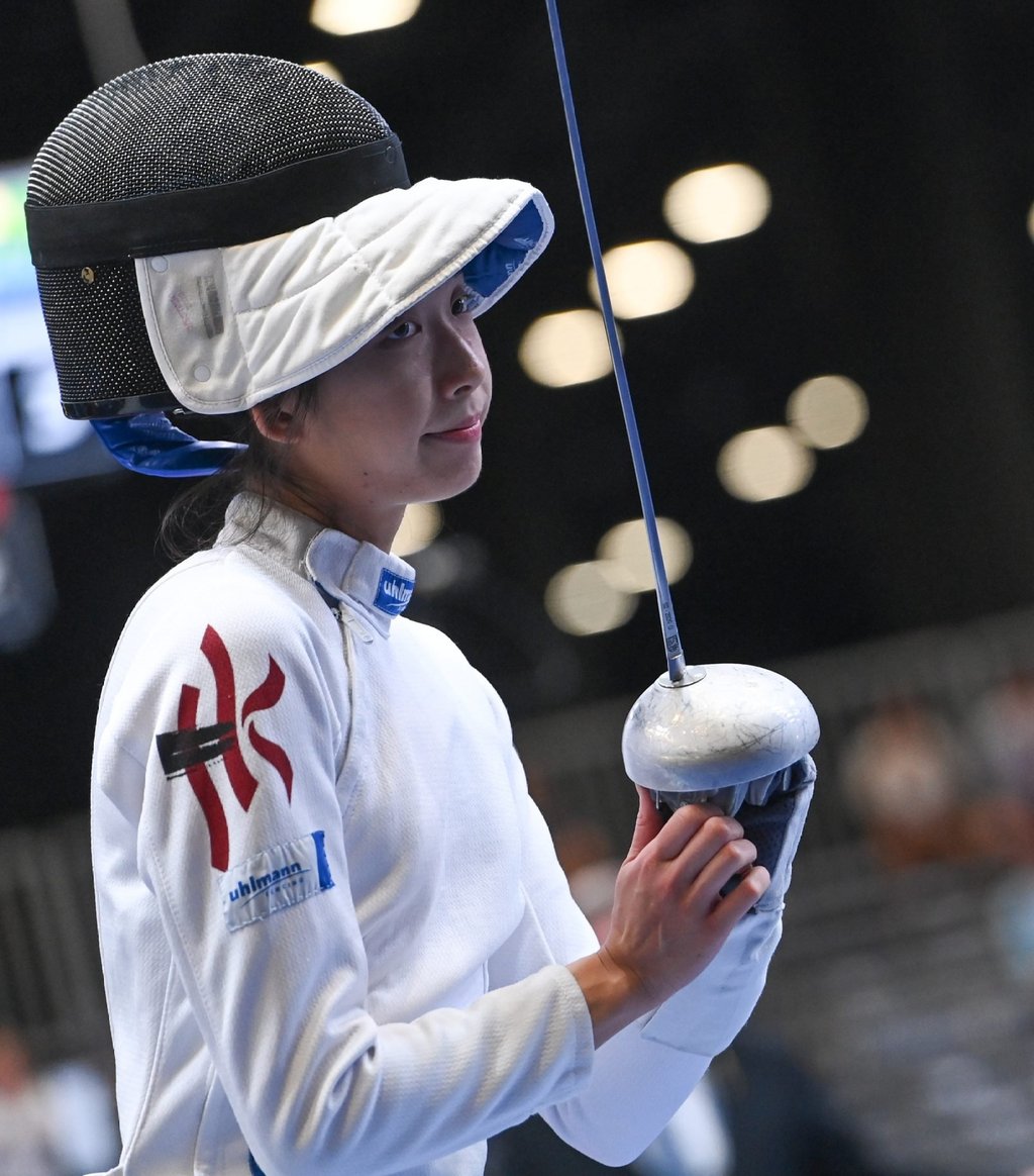 Vivian Kong in her match against Maria Martinez in Milan. Photo: FIE Vivian Kong in her match against Maria Martinez in Milan. Photo: FIE
