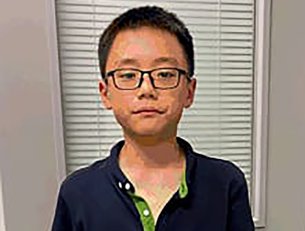 Chen Healton, 12, was found wandering in Kwong Wah Hospital in Yau Ma Tei last Friday. His mother took him to the hospital and left him there, a police source said.