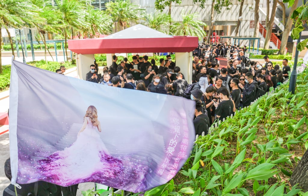 Fans gather ahead of the service. Photo: Elson Li Fans gather ahead of the service. Photo: Elson Li