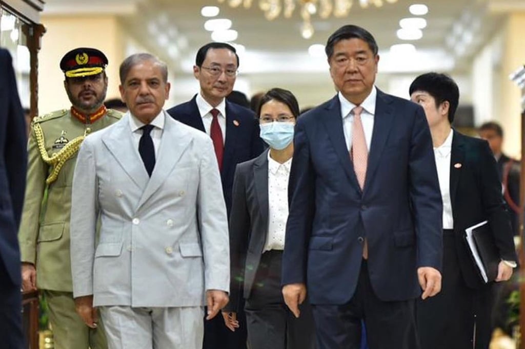 Pakistan’s Prime Minister Shehbaz Sharif, left, and Chinese Vice-Premier He Lifeng in Islamabad, Pakistan on Monday. Photo: EPA-EFE Pakistan’s Prime Minister Shehbaz Sharif, left, and Chinese Vice-Premier He Lifeng in Islamabad, Pakistan on Monday. Photo: EPA-EFE