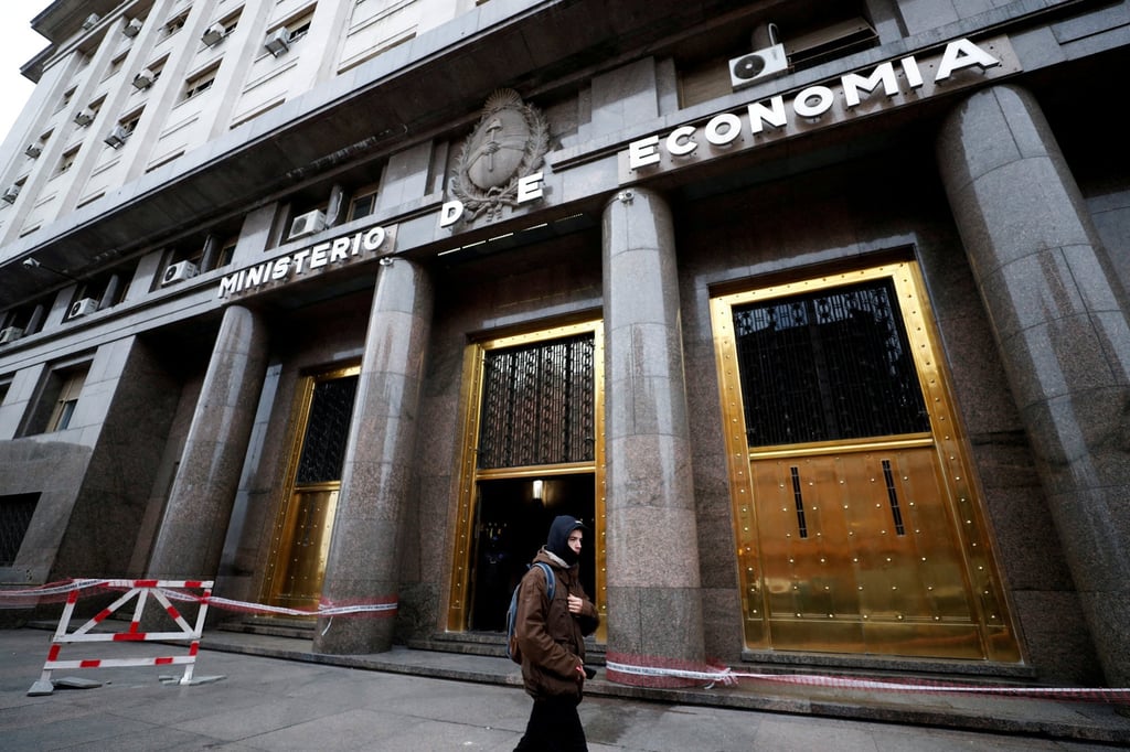 The Argentine Ministry of Economy says the terms of the swap with the People’s Bank of China are part of a confidential agreement and cannot be made public. Photo: Reuters The Argentine Ministry of Economy says the terms of the swap with the People’s Bank of China are part of a confidential agreement and cannot be made public. Photo: Reuters