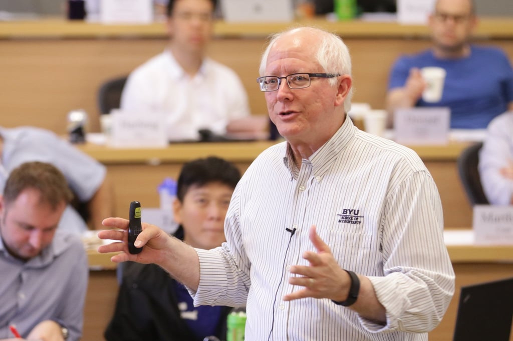 Professor Kay Stice, who specialises in managerial accounting, has been helping to teach the Kellogg-HKUST EMBA programme since it was launched 25 years ago. Professor Kay Stice, who specialises in managerial accounting, has been helping to teach the Kellogg-HKUST EMBA programme since it was launched 25 years ago.