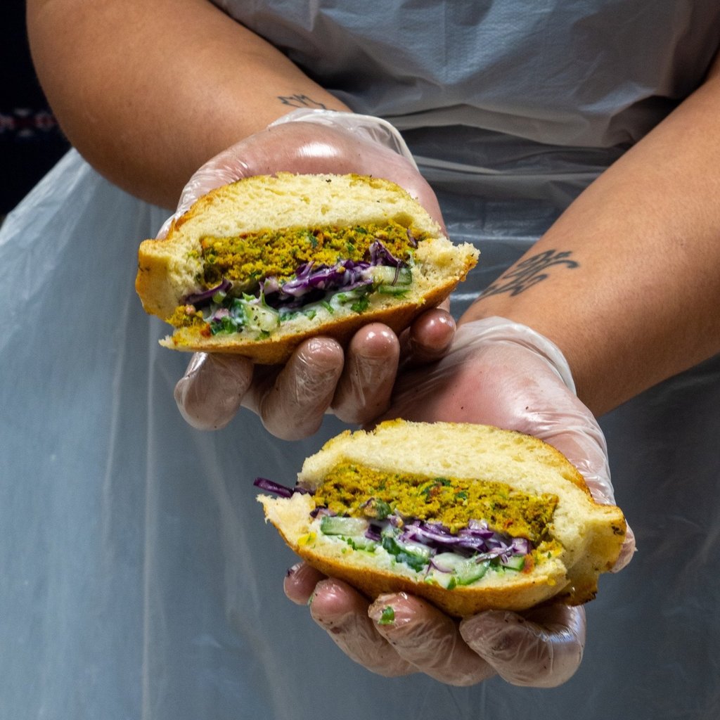 An Ovni burger by L’Après M. Photo: Facebook/Sylvain Truc An Ovni burger by L’Après M. Photo: Facebook/Sylvain Truc