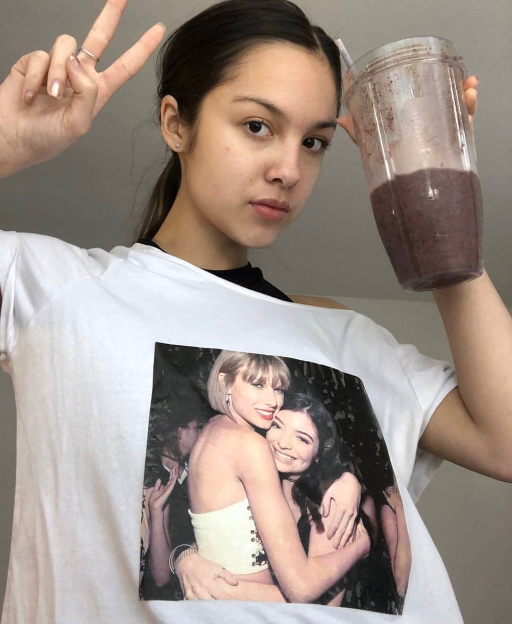 Olivia Rodrigo posting about being a hardcore Swiftie. Photo: @TSwiftNZ/Twitter Olivia Rodrigo posting about being a hardcore Swiftie. Photo: @TSwiftNZ/Twitter