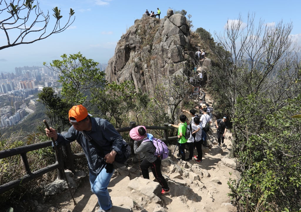 Police say a hiker alerted the force after seeing the victim on the rock formation. Photo: Dickson Lee Police say a hiker alerted the force after seeing the victim on the rock formation. Photo: Dickson Lee