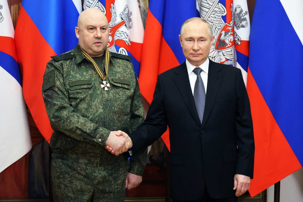 Russian President Vladimir Putin with General Sergei Surovikin in December. Photo: via AFP