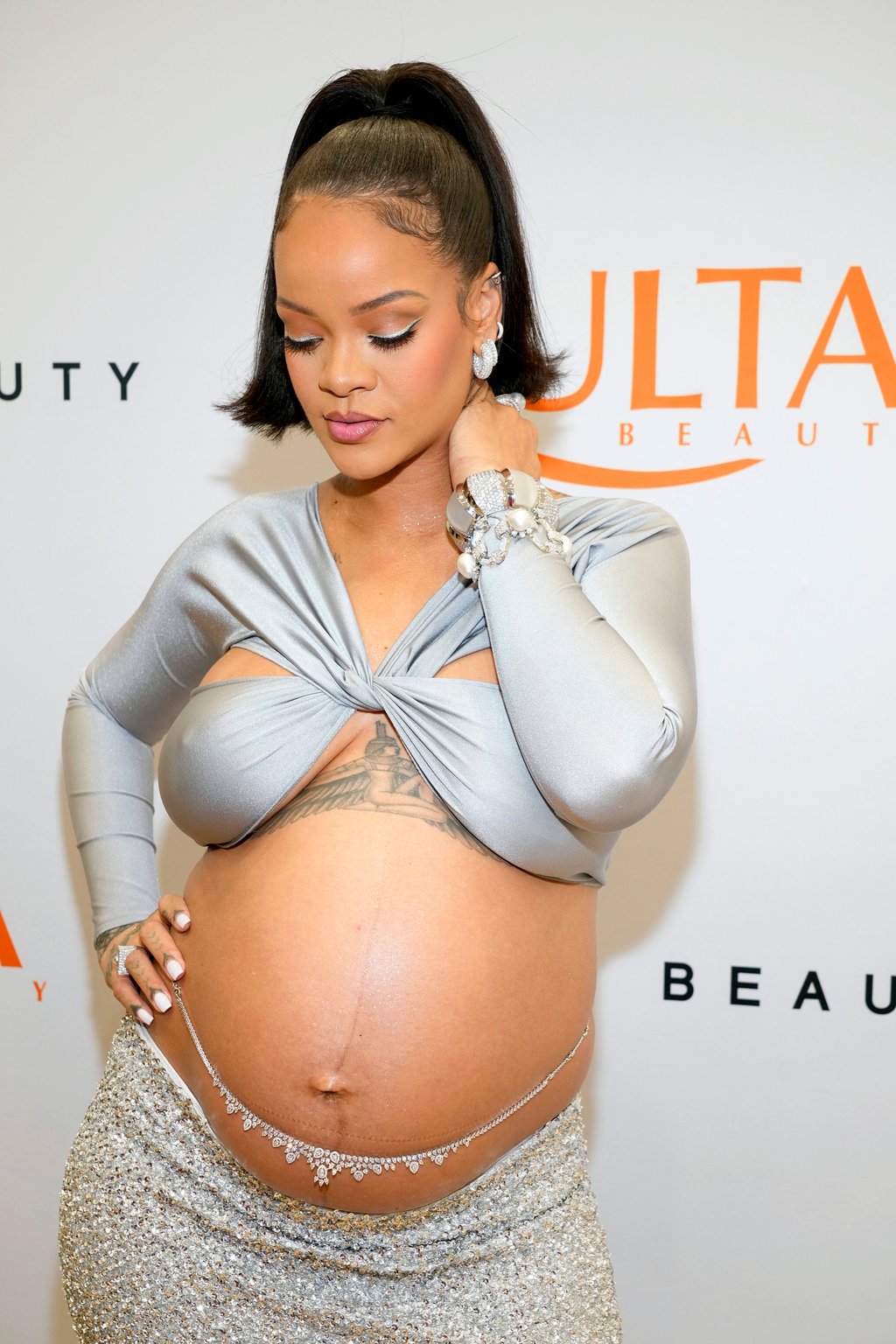 How body jewellery made such a fashionable comeback popular in the noughties belly chains made a return thanks to Rihanna and Kim Kardashian while Beyonce and Rita Ora sport precious tooth studs