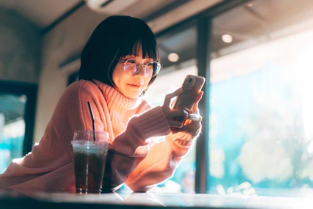 In China, online job-seeking apps are moving in on the territory of their traditional dating counterparts. Photo: Shutterstock In China, online job-seeking apps are moving in on the territory of their traditional dating counterparts. Photo: Shutterstock