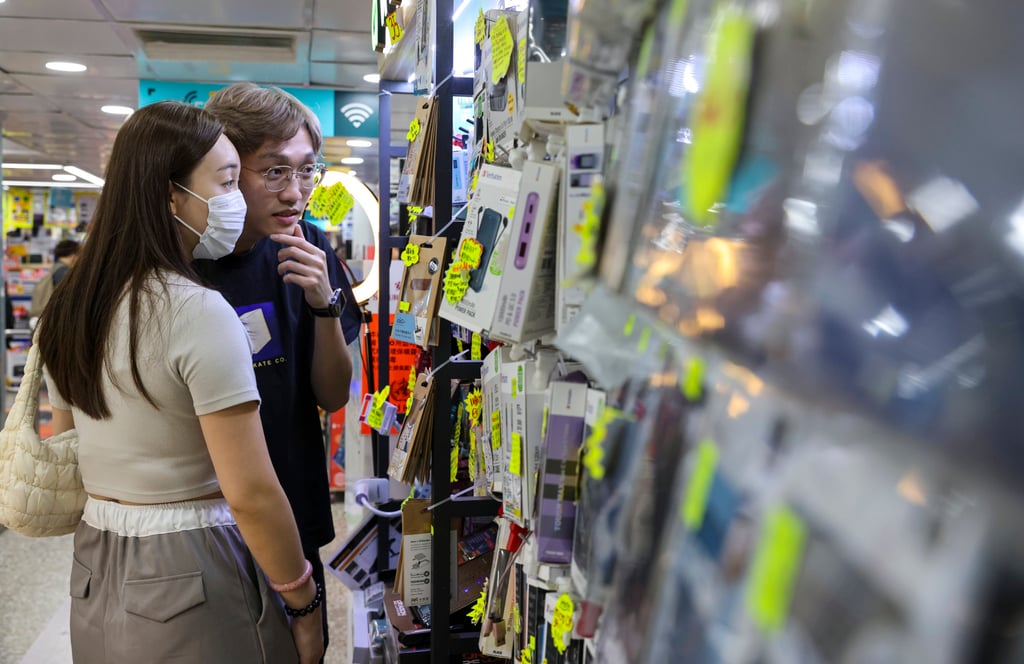 Businesses have yet to see a boost in sales, vendors say. Photo: Yik Yeung-man