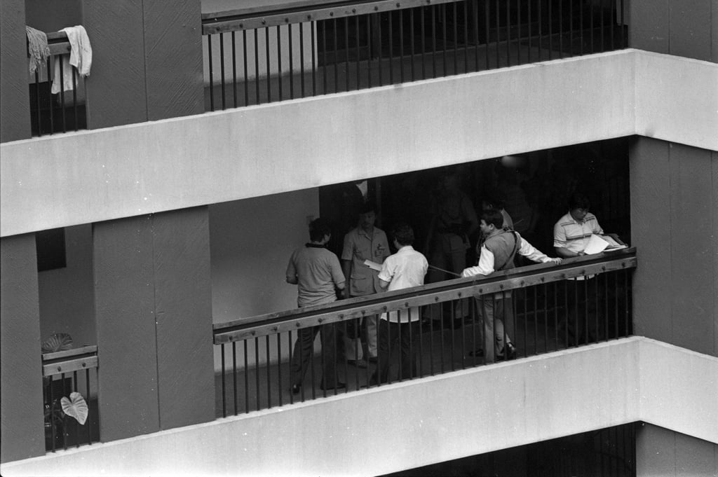 Policemen at the scene of the crime in 1984. Photo: SCMP Policemen at the scene of the crime in 1984. Photo: SCMP
