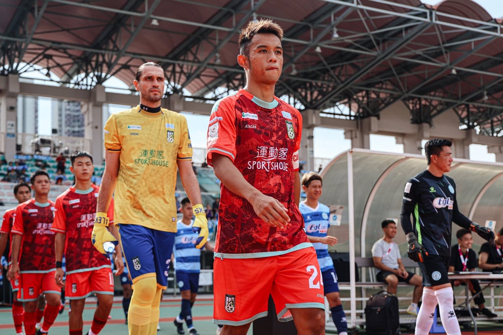 Shliakotin’s Sham Shui Po jersey is designed in the yellow and blue of his war-blighted homeland. Photo: @jack.8th Shliakotin’s Sham Shui Po jersey is designed in the yellow and blue of his war-blighted homeland. Photo: @jack.8th