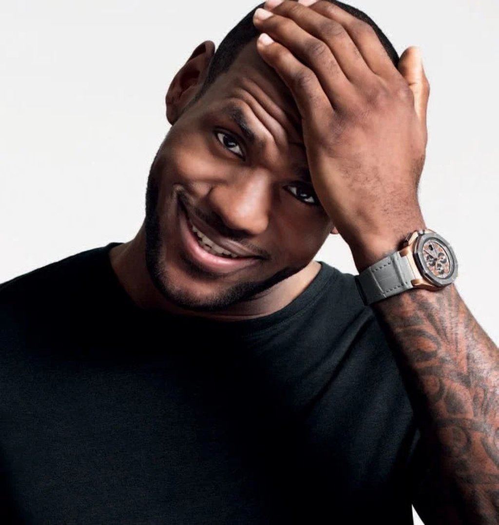 LeBron James wearing the Royal Oak Offshore named after him. Photo: CH24.PL LeBron James wearing the Royal Oak Offshore named after him. Photo: CH24.PL
