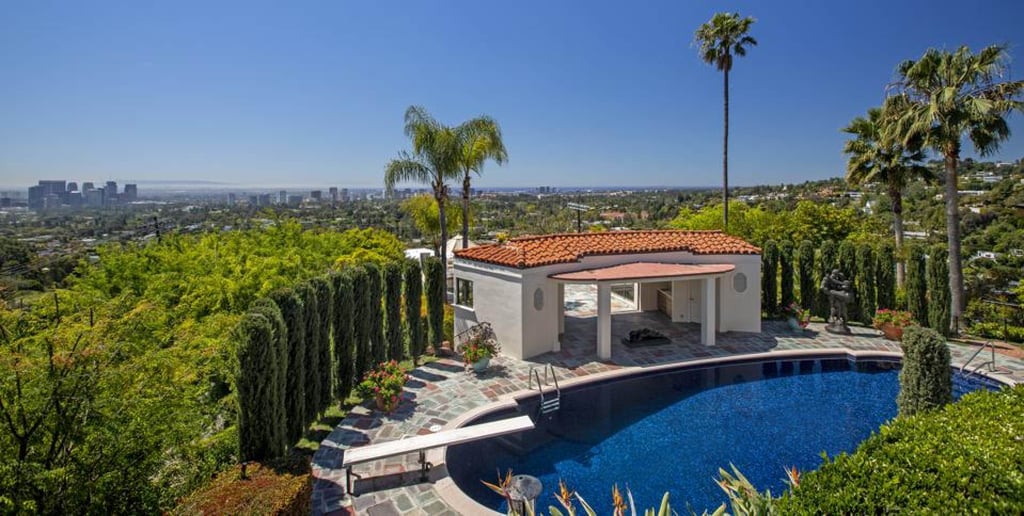 The view from one of LeBron James’ many multimillion-dollar mansions. Photo: @erealty/Twitter The view from one of LeBron James’ many multimillion-dollar mansions. Photo: @erealty/Twitter