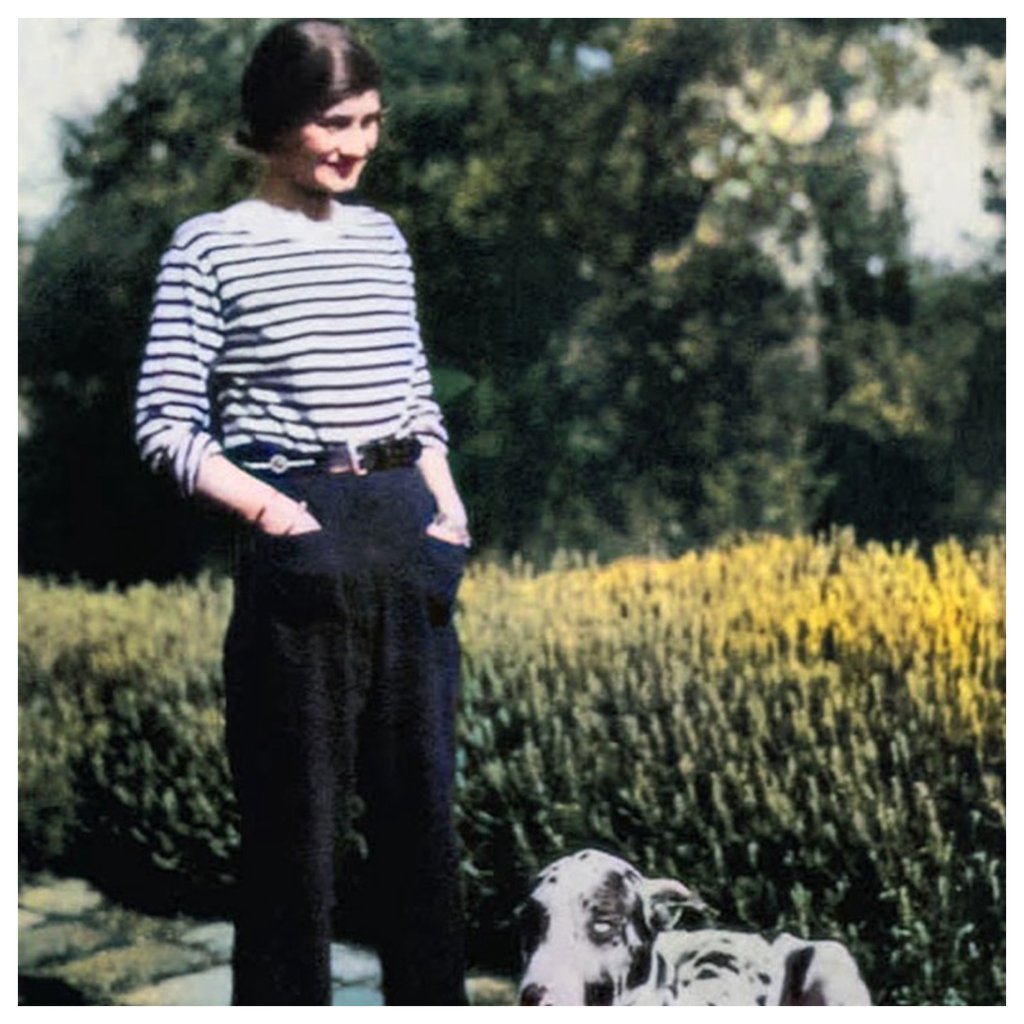 Coco Chanel wearing a Saint James Breton shirt. Photo: @glamourdazeblog/Instagram Coco Chanel wearing a Saint James Breton shirt. Photo: @glamourdazeblog/Instagram