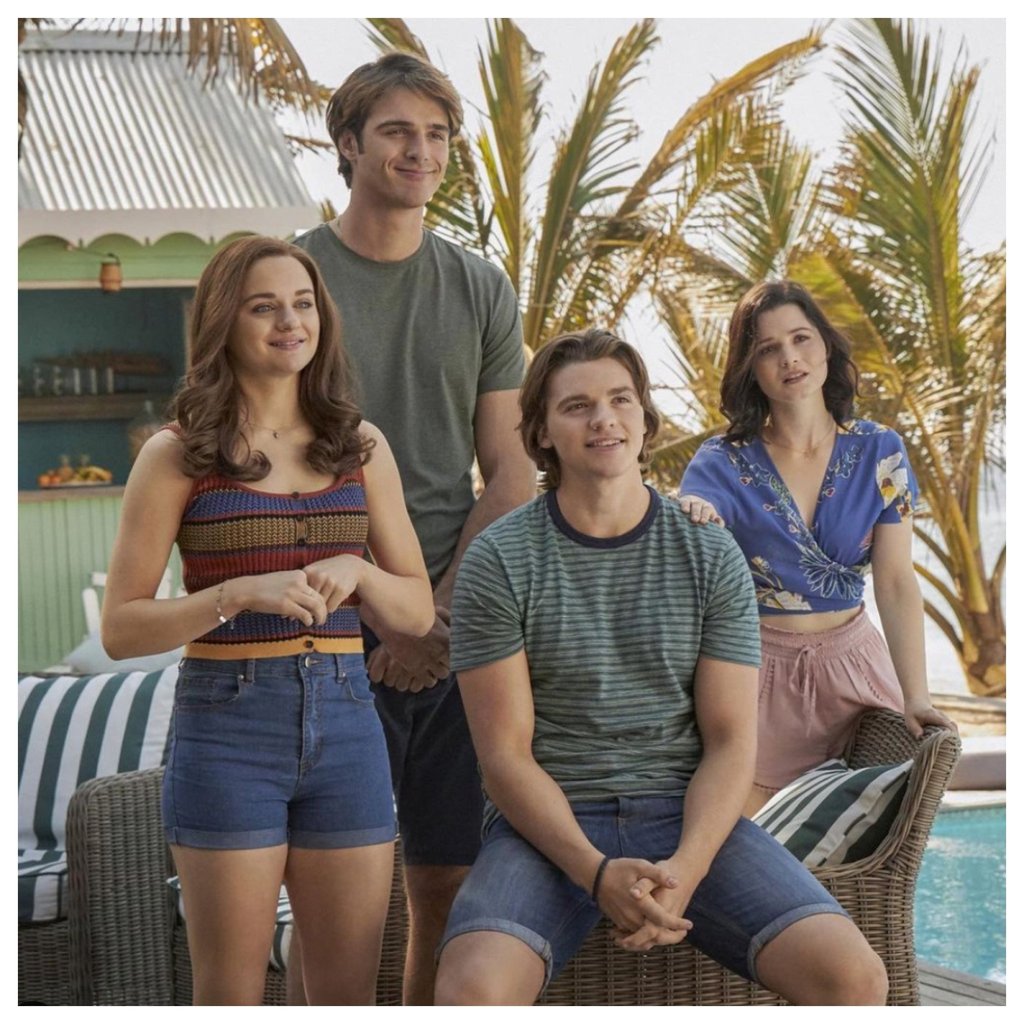 Joey King and Jacob Elordi on the set of The Kissing Booth 3. Photo: @popsugar/Instagram