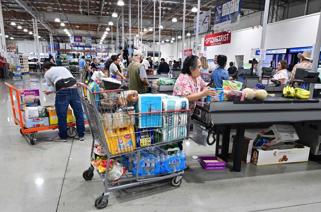 Shoppers at a wholesale distributor in Alhambra, California on September 12. Inflation has ticked up again in recent months due to a spike in energy costs. Photo: AFP
