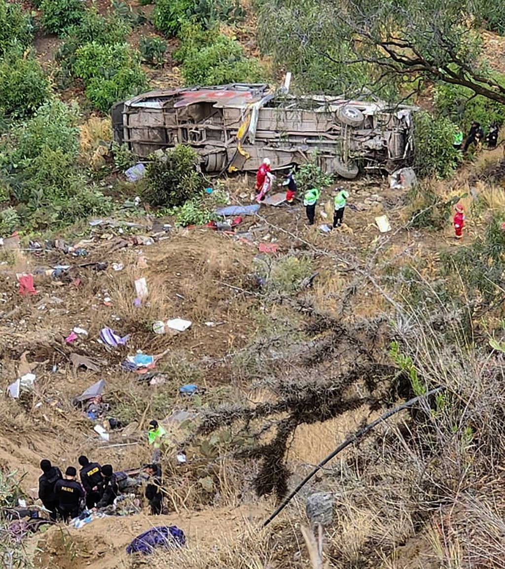 The scene of the bus accident. Photo: Anco Municipality via AFP