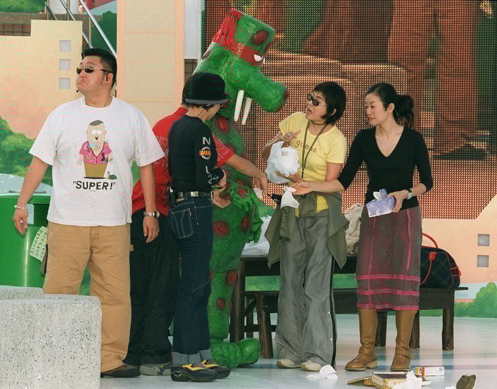 Actor Vincent Kok Tak-chiu (left), Lap Sap Chung, actresses Sheila Chan Suk-lan (centre right) and Nicola Cheung (right) launch the Clean Hong Kong programme at Kowloon Park in December 2000. Photo: Dickson Lee Actor Vincent Kok Tak-chiu (left), Lap Sap Chung, actresses Sheila Chan Suk-lan (centre right) and Nicola Cheung (right) launch the Clean Hong Kong programme at Kowloon Park in December 2000. Photo: Dickson Lee