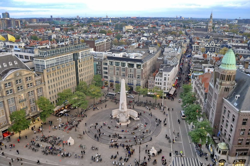 Dam Square, with “the Kras” at the far end. Photo: Shutterstock