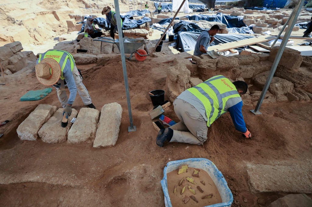 A team of archaeologists work at the site of a cemetery dating from the Roman era, discovered in 2022 in Beit Lahia in the northern Gaza Strip. Photo: AFP A team of archaeologists work at the site of a cemetery dating from the Roman era, discovered in 2022 in Beit Lahia in the northern Gaza Strip. Photo: AFP