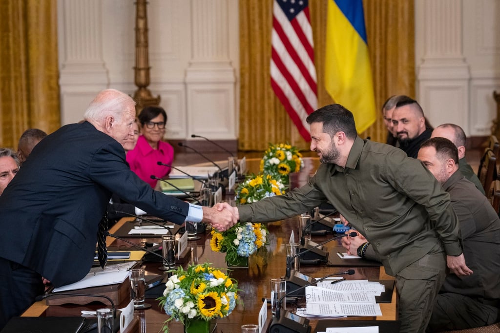 US President Joe Biden shakes hands with Ukraine President Volodymyr Zelensky after a meeting in the East Room of the White House in September. Photo: TNS US President Joe Biden shakes hands with Ukraine President Volodymyr Zelensky after a meeting in the East Room of the White House in September. Photo: TNS