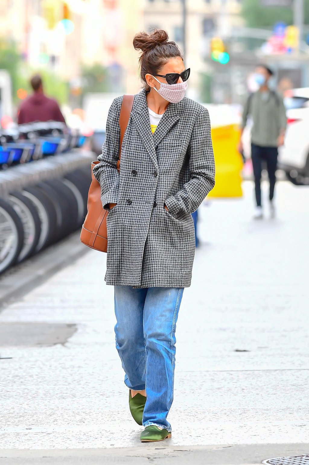 Sole searching behind the timeless appeal of Venetian slippers from Kate Moss and Katie Holmes to Kanye West and Chris Pine celebrities fell for the flat soled Italian shoe of the gondola