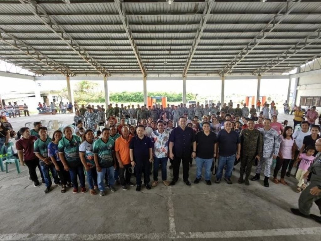 Philippine lawmakers with residents of Pagasa island in Palawan province. Photo: Instagram/zaldyco Philippine lawmakers with residents of Pagasa island in Palawan province. Photo: Instagram/zaldyco