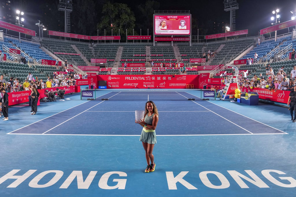 Leylah Fernandez with her trophy at Victoria Park Tennis Stadium. Photo: Elson Li