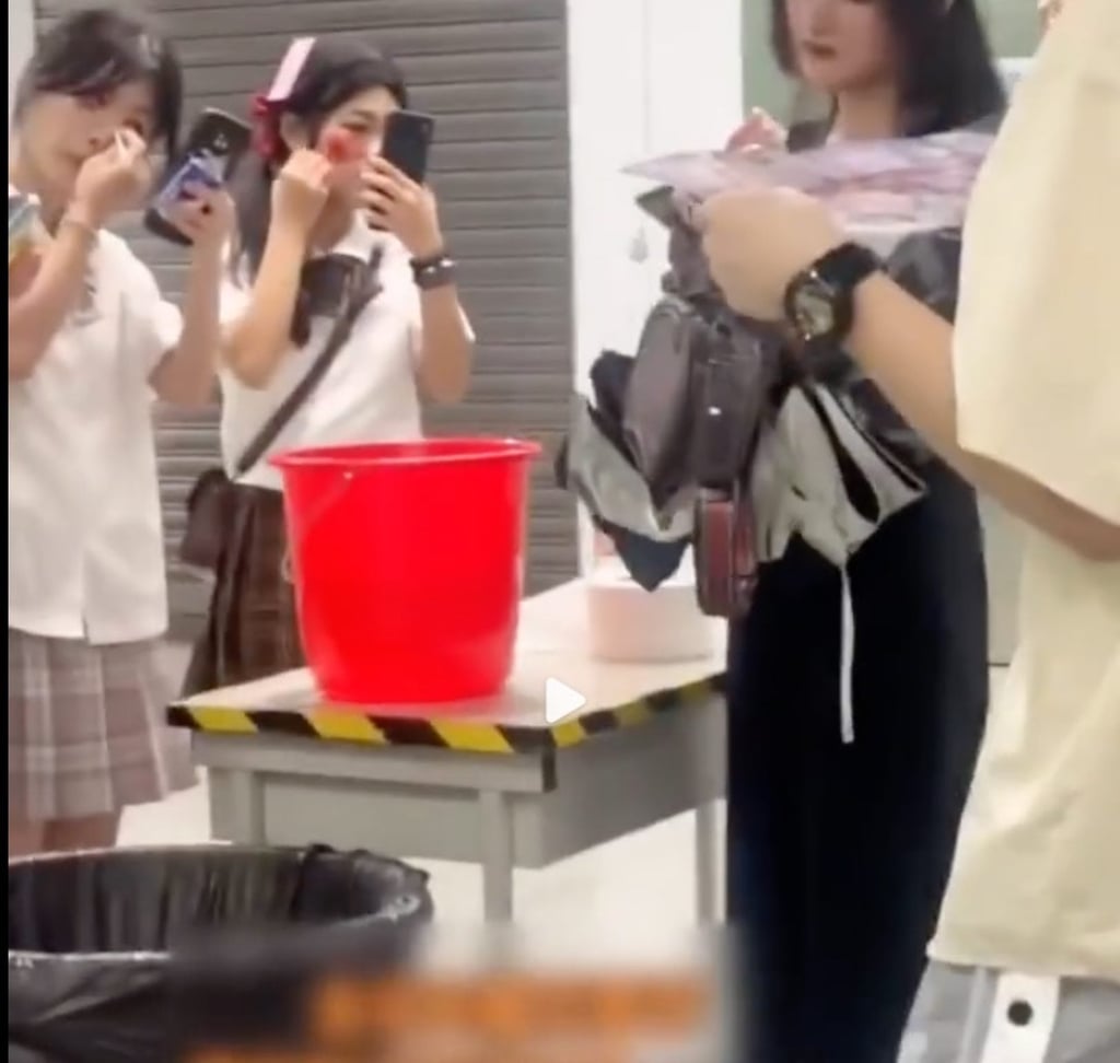 Passengers wearing Halloween makeup are asked to remove it before boarding subway trains. Photo: Weibo Passengers wearing Halloween makeup are asked to remove it before boarding subway trains. Photo: Weibo