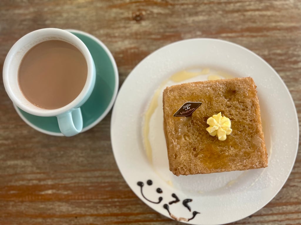 LN Coffee’s vegan French toast and oat milk tea. Photo: Kylie Knott