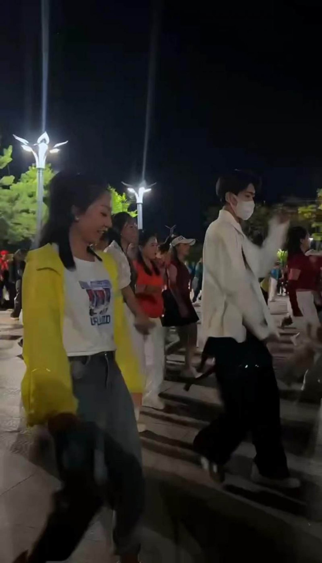 Mainland youngsters are turning to old-style square dancing as they “practise for retirement”. Photo: Xiaohongshu