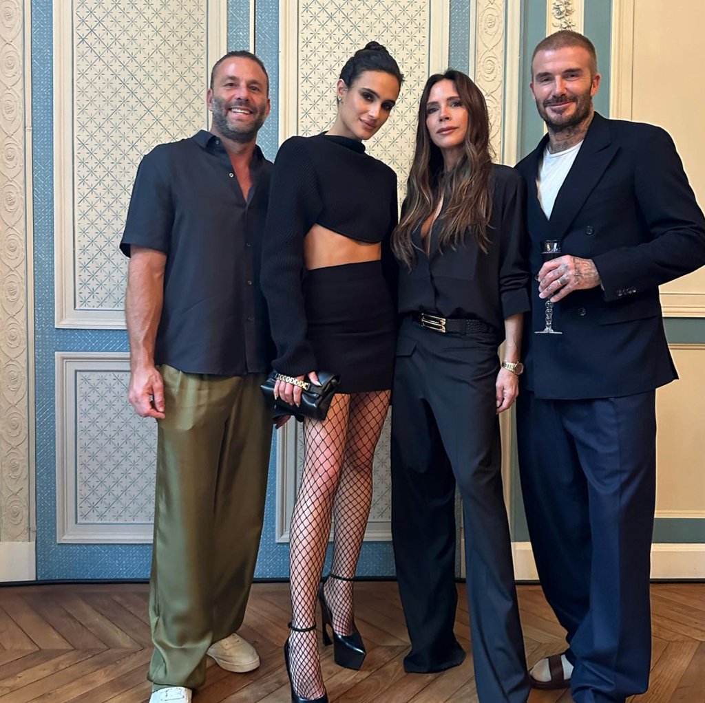 Isabela Grutman, Victoria Beckham and their husbands. Photo: @isabelagrutman/Instagram