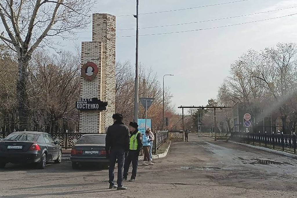 Law enforcement officers stand at the entrance of the Kostyenko coal mine. Photo: AFP