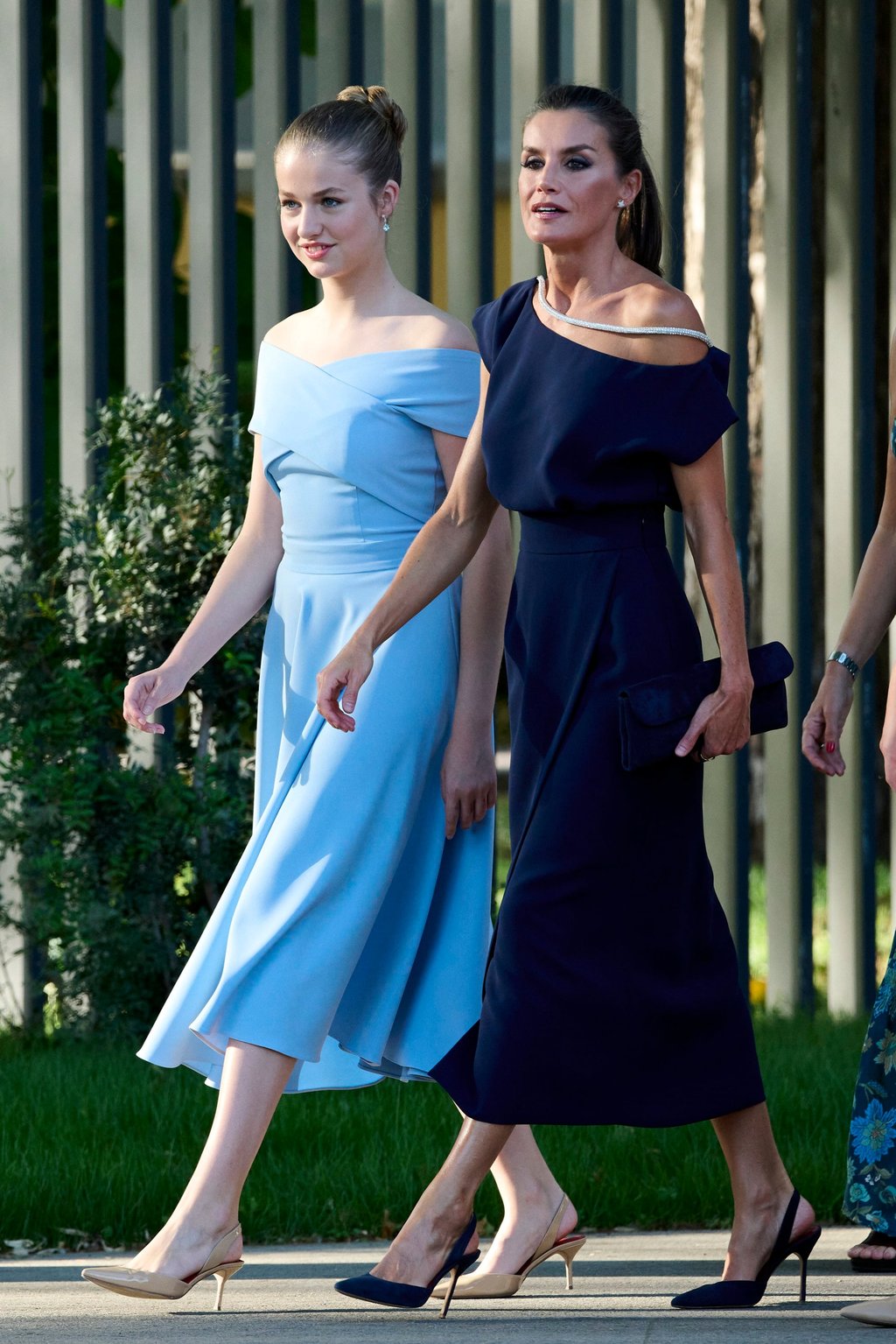 Queen Letizia of Spain and Crown Princess Leonor of Spain attend the Princesa de Girona Foundation 2022 awards at the Agbar Foundation in Barcelona, Spain, in July 2022. Photo: Getty Images