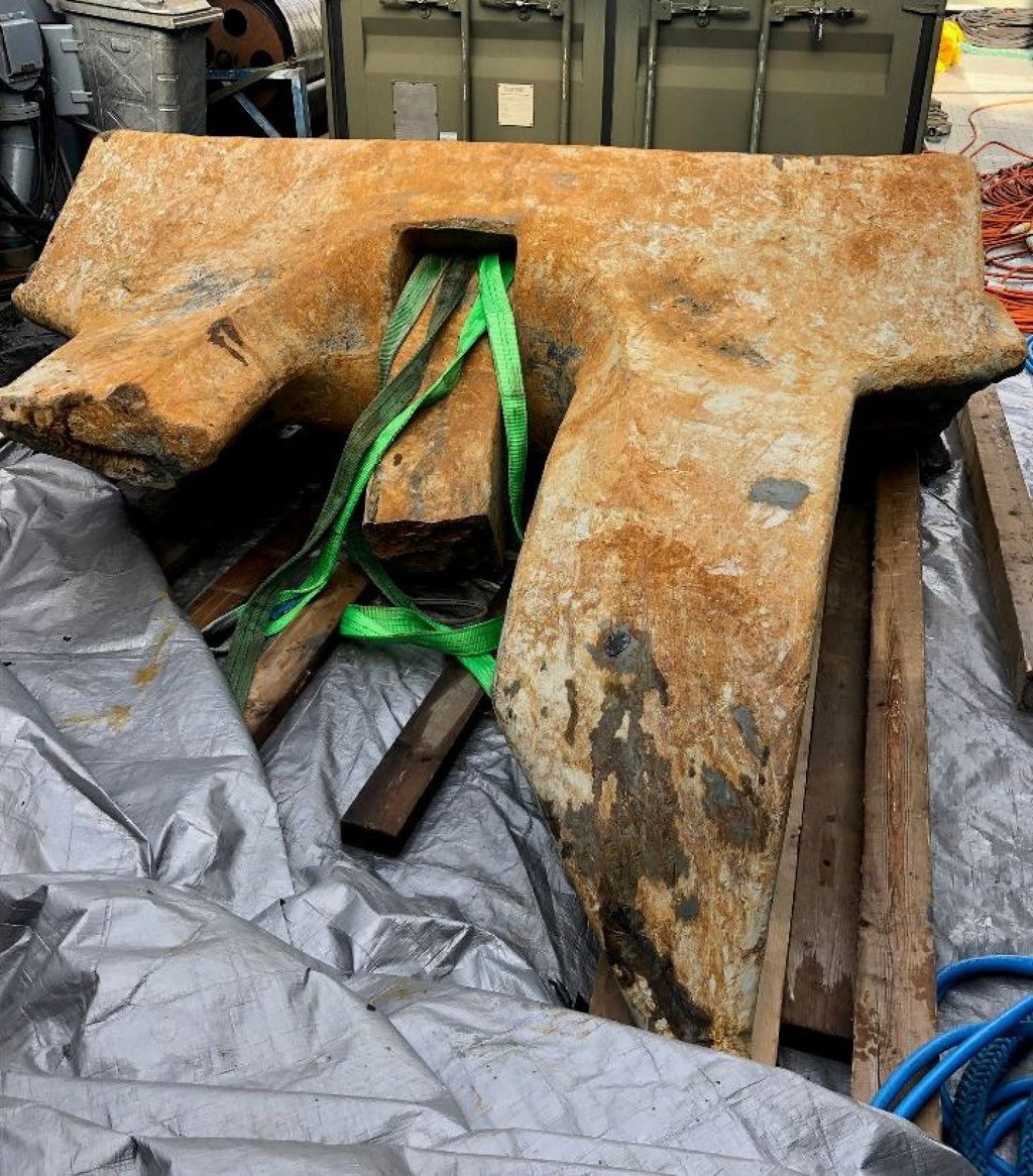 An anchor recovered from a 3-metre deep mudhole where only a small part of it was showing when detected next to the damaged Balticconnector gas pipeline. Photo: NBI/Handout via Reuters An anchor recovered from a 3-metre deep mudhole where only a small part of it was showing when detected next to the damaged Balticconnector gas pipeline. Photo: NBI/Handout via Reuters