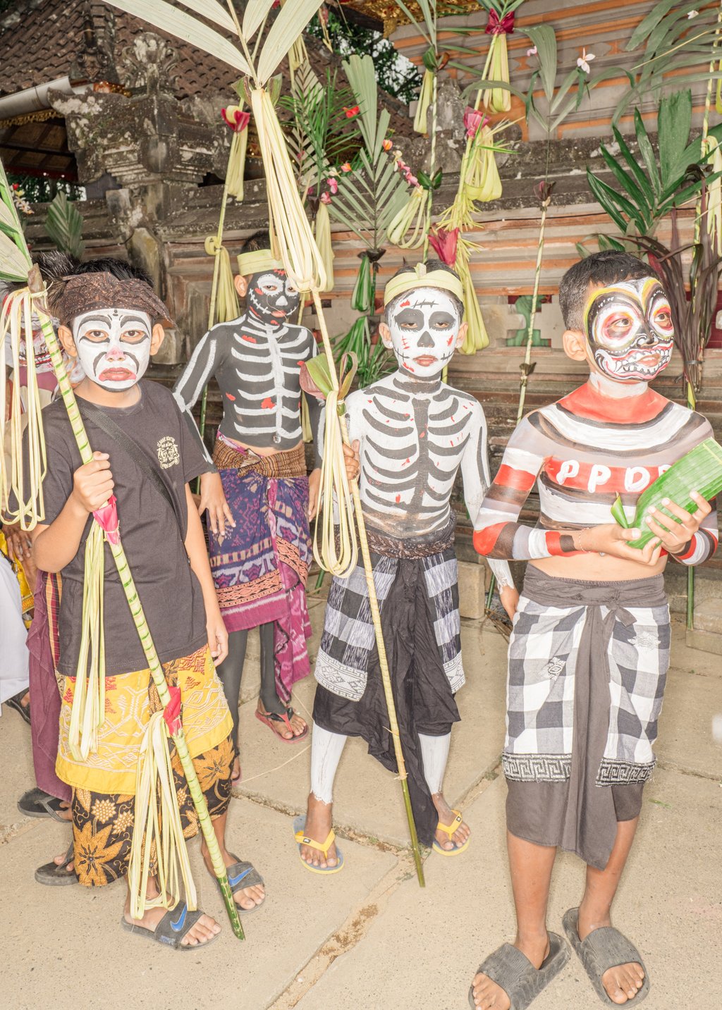 Children from different communities gather at the Duur Bingin Temple for the September Ngerebeg ritual. Photo: Agung Parameswara Children from different communities gather at the Duur Bingin Temple for the September Ngerebeg ritual. Photo: Agung Parameswara